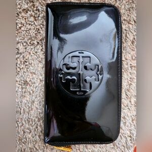 Black Patent Leather Tory Burch Wallet